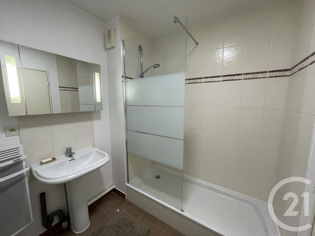 Appartement &agrave; louer - 2 pi&egrave;ces - 48,10 m2 - Lieusaint - 77 - ILE-DE-FRANCE