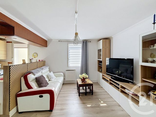 Appartement F4 &agrave; vendre - 4 pi&egrave;ces - 79,57 m2 - Combs La Ville - 77 - ILE-DE-FRANCE