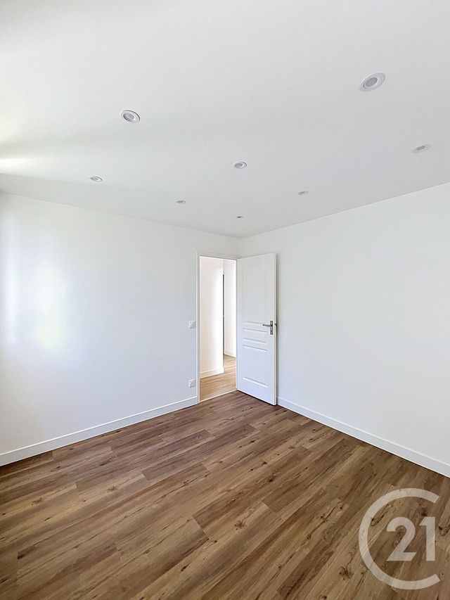 Appartement F4 &agrave; vendre - 4 pi&egrave;ces - 82,48 m2 - Savigny Le Temple - 77 - ILE-DE-FRANCE