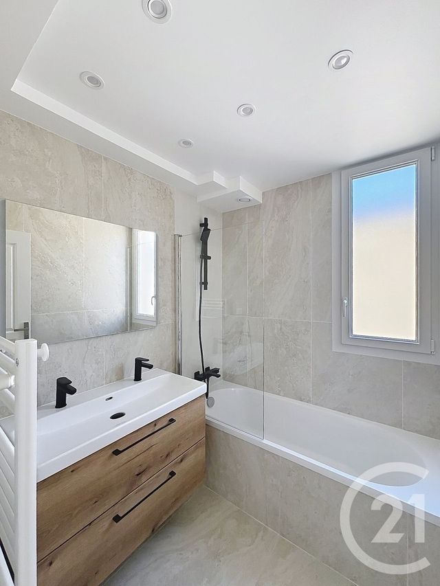 Appartement F4 &agrave; vendre - 4 pi&egrave;ces - 82,48 m2 - Savigny Le Temple - 77 - ILE-DE-FRANCE