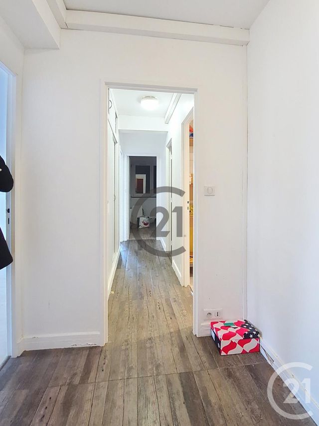 Afficher la photo en grand Appartement F4 à vendre - 4 pièces - 72,54 m2 - Auxerre - 89 - BOURGOGNE