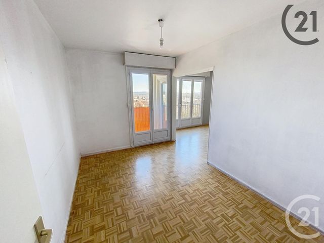 Afficher la photo en grand Appartement F4 à vendre - 4 pièces - 84,63 m2 - Auxerre - 89 - BOURGOGNE