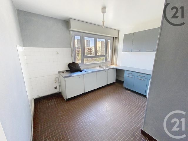 Afficher la photo en grand Appartement F4 à vendre - 4 pièces - 84,63 m2 - Auxerre - 89 - BOURGOGNE