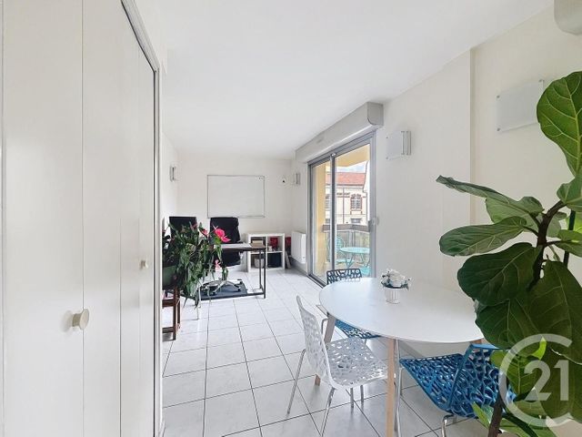 Commerce à louer - 44 m2 - 89 - BOURGOGNE