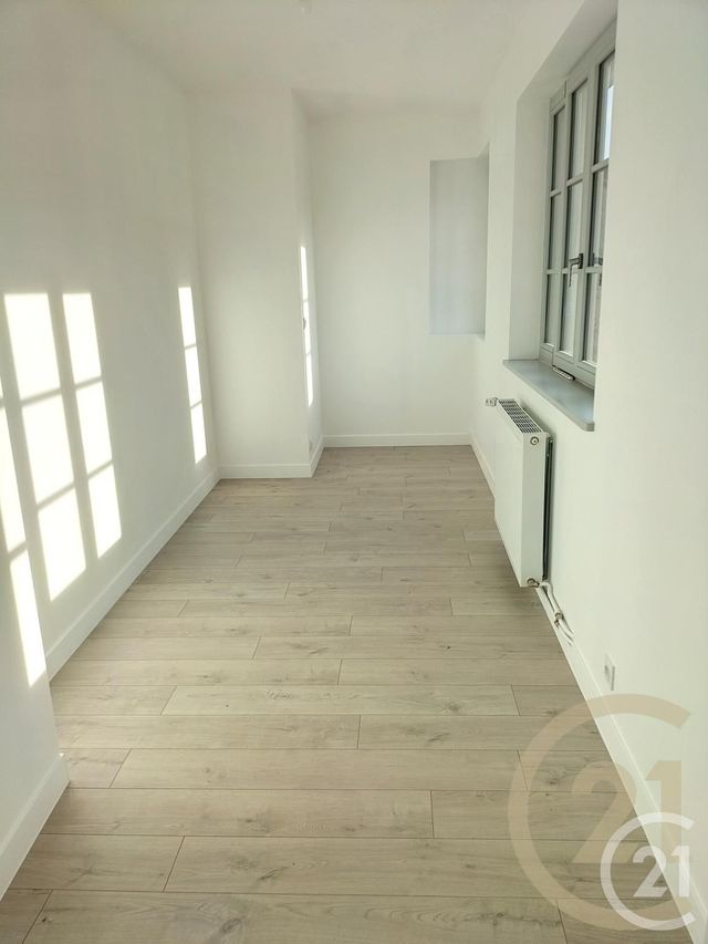Afficher la photo en grand Appartement F3 à louer - 3 pièces - 57,21 m2 - Auxerre - 89 - BOURGOGNE