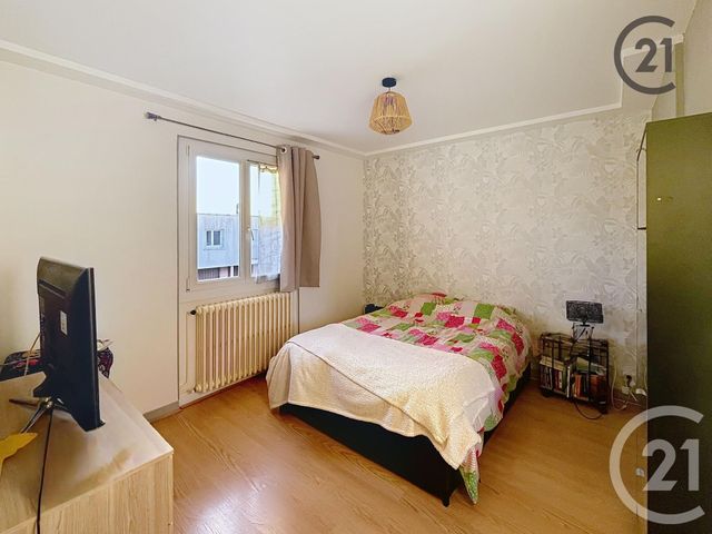 Appartement F4 à vendre - 4 pièces - 67,57 m2 - St Georges Sur Baulche - 89 - BOURGOGNE