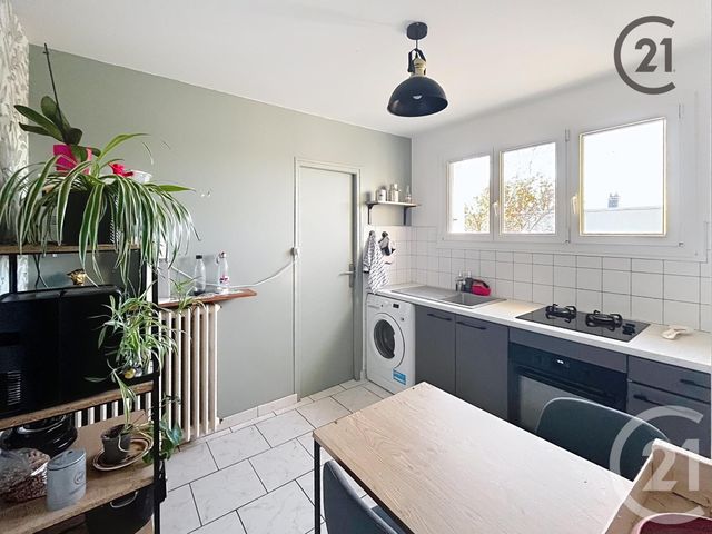 Appartement F4 à vendre - 4 pièces - 67,57 m2 - St Georges Sur Baulche - 89 - BOURGOGNE