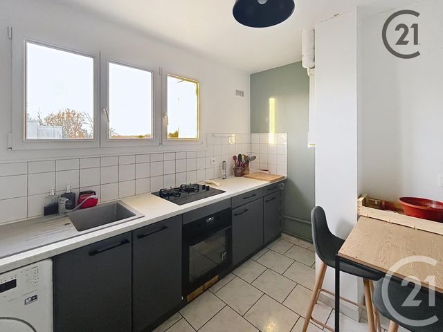 Appartement F4 à vendre - 4 pièces - 67,57 m2 - St Georges Sur Baulche - 89 - BOURGOGNE