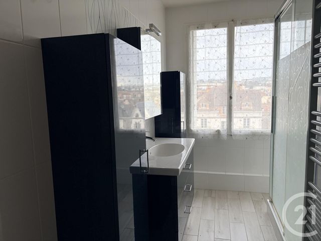Appartement T4 &agrave; louer - 4 pi&egrave;ces - 90,52 m2 - Auxerre - 89 - BOURGOGNE
