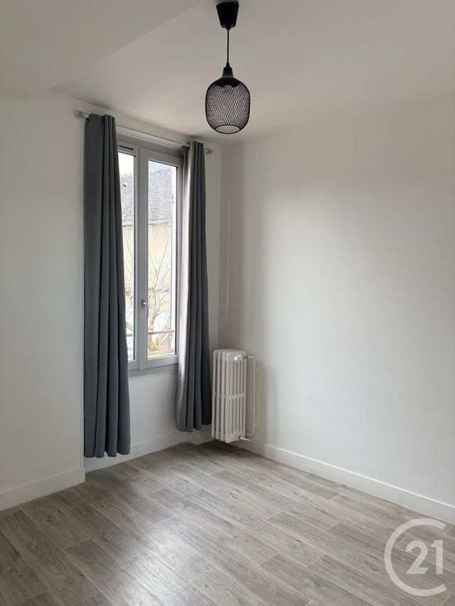 Appartement T3 &agrave; louer - 3 pi&egrave;ces - 47,78 m2 - Auxerre - 89 - BOURGOGNE