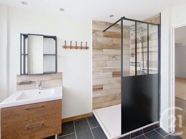 Appartement T3 &agrave; louer - 3 pi&egrave;ces - 67,62 m2 - Auxerre - 89 - BOURGOGNE