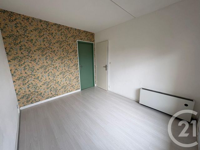 Appartement F3 &agrave; louer - 3 pi&egrave;ces - 50 m2 - St Georges Sur Baulche - 89 - BOURGOGNE