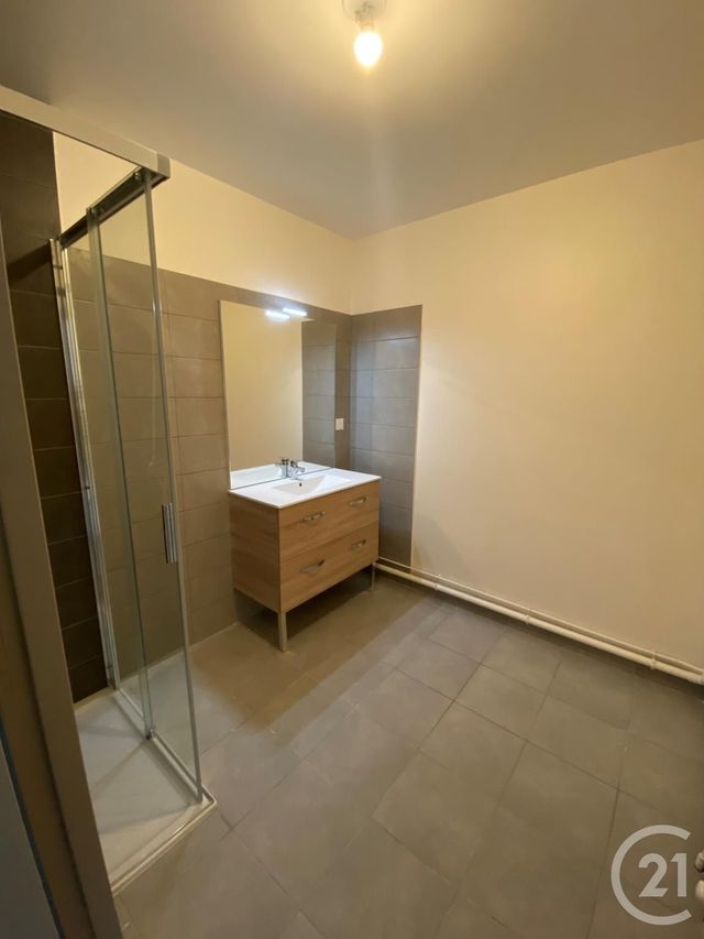 Appartement F3 &agrave; louer - 3 pi&egrave;ces - 82 m2 - Auxerre - 89 - BOURGOGNE