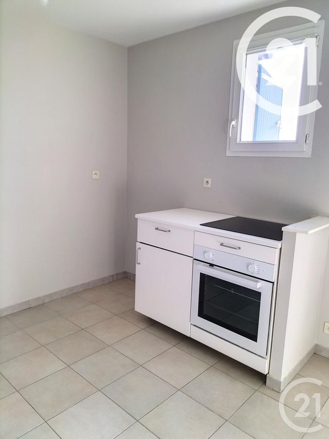 Appartement F3 &agrave; louer - 3 pi&egrave;ces - 66,40 m2 - Auxerre - 89 - BOURGOGNE