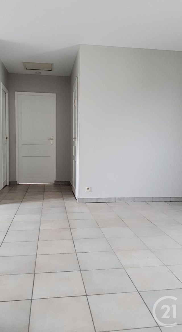 Appartement F3 &agrave; louer - 3 pi&egrave;ces - 66,40 m2 - Auxerre - 89 - BOURGOGNE