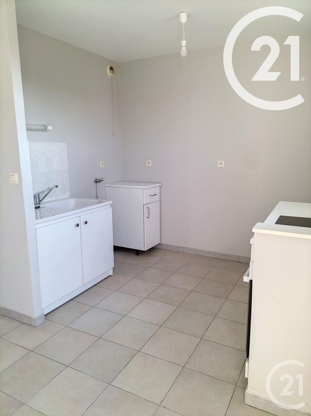 Appartement F3 &agrave; louer - 3 pi&egrave;ces - 66,40 m2 - Auxerre - 89 - BOURGOGNE