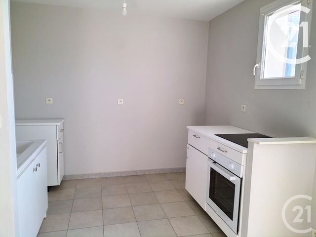 Appartement F3 &agrave; louer - 3 pi&egrave;ces - 66,40 m2 - Auxerre - 89 - BOURGOGNE