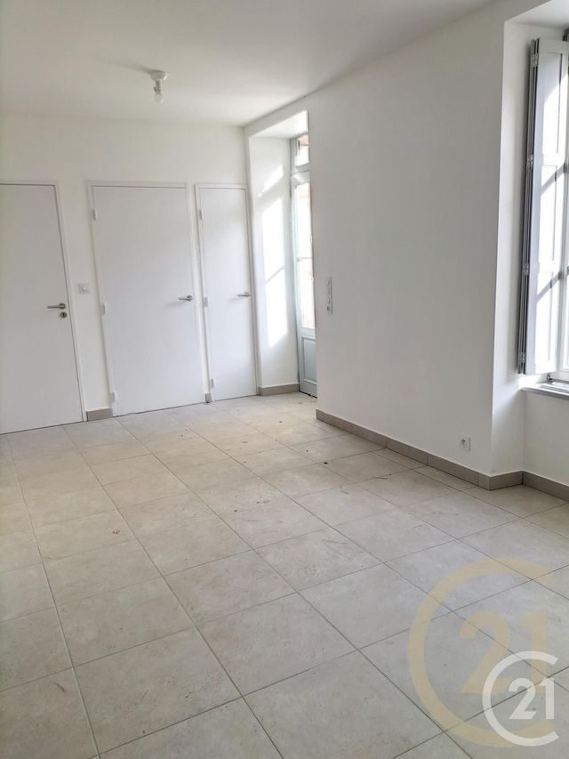 Appartement F3 &agrave; louer - 3 pi&egrave;ces - 58,37 m2 - Auxerre - 89 - BOURGOGNE