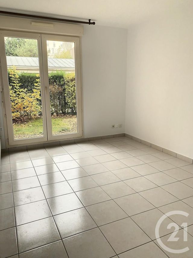Appartement T3 &agrave; louer - 3 pi&egrave;ces - 60 m2 - Auxerre - 89 - BOURGOGNE