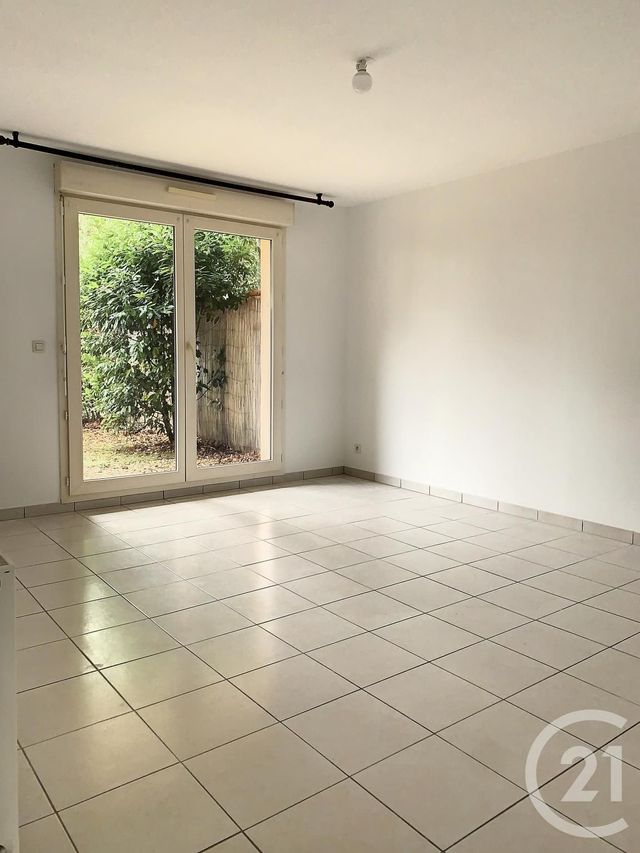 Appartement T3 &agrave; louer - 3 pi&egrave;ces - 60 m2 - Auxerre - 89 - BOURGOGNE