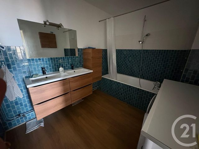 Appartement T3 &agrave; louer - 3 pi&egrave;ces - 77 m2 - Auxerre - 89 - BOURGOGNE