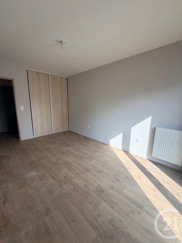 Appartement F4 &agrave; louer - 4 pi&egrave;ces - 87 m2 - Auxerre - 89 - BOURGOGNE