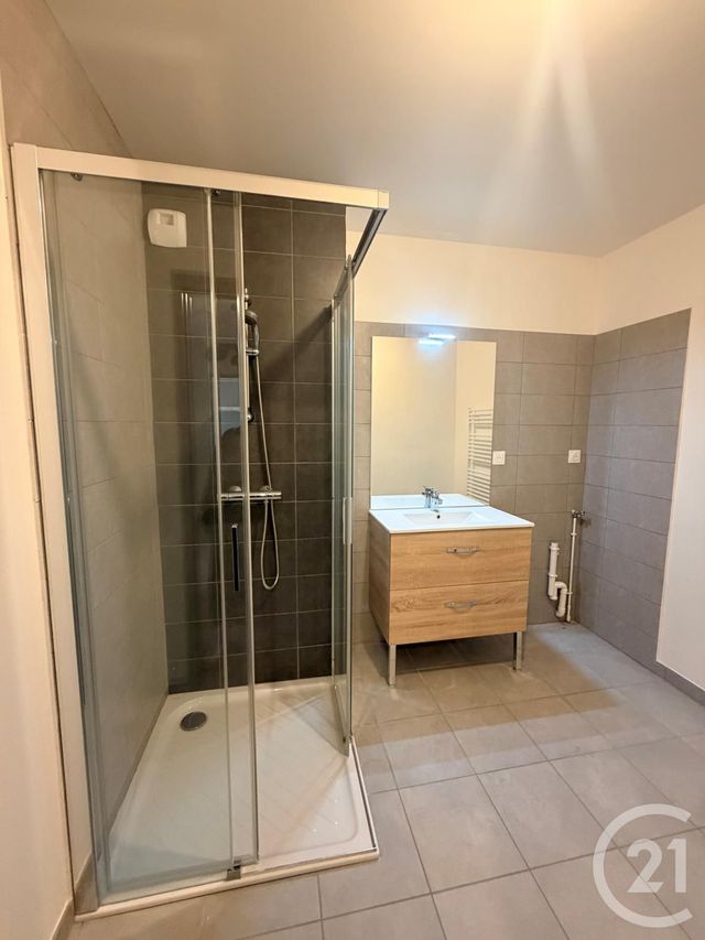 Appartement F3 &agrave; louer - 3 pi&egrave;ces - 73 m2 - Auxerre - 89 - BOURGOGNE