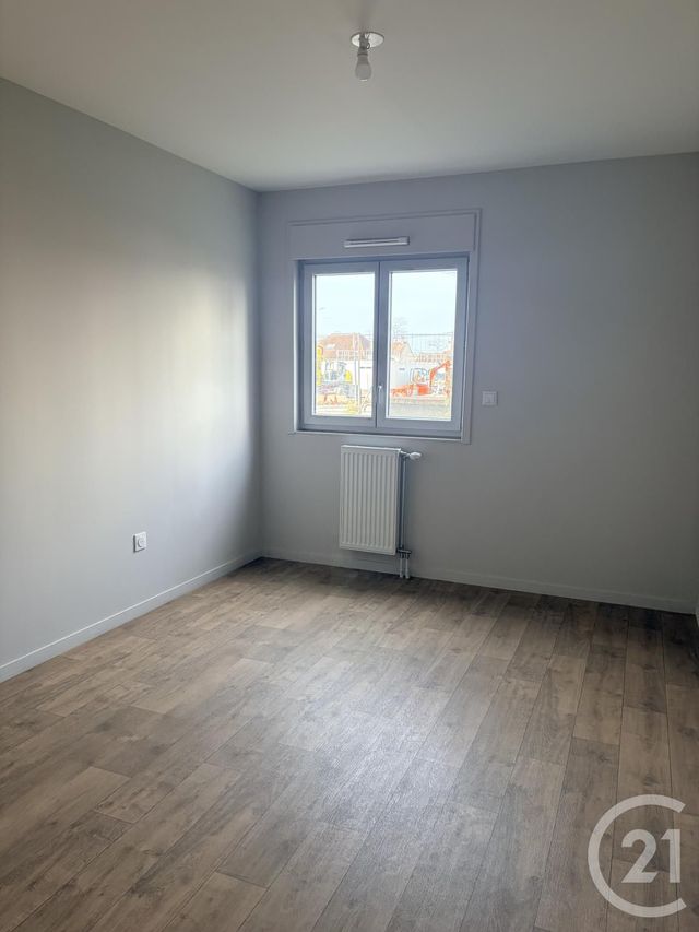 Appartement F3 &agrave; louer - 3 pi&egrave;ces - 72 m2 - Auxerre - 89 - BOURGOGNE