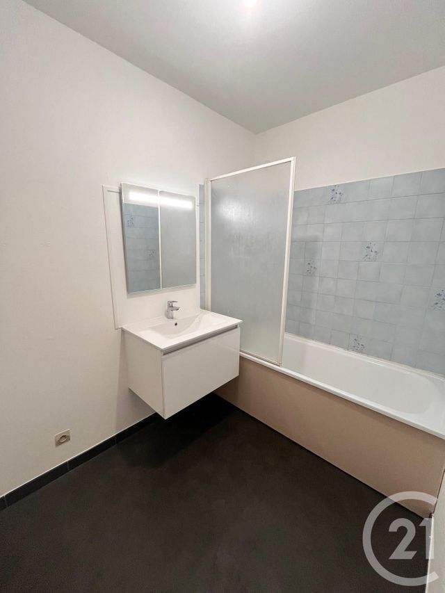 Appartement F2 &agrave; louer - 2 pi&egrave;ces - 53 m2 - Auxerre - 89 - BOURGOGNE