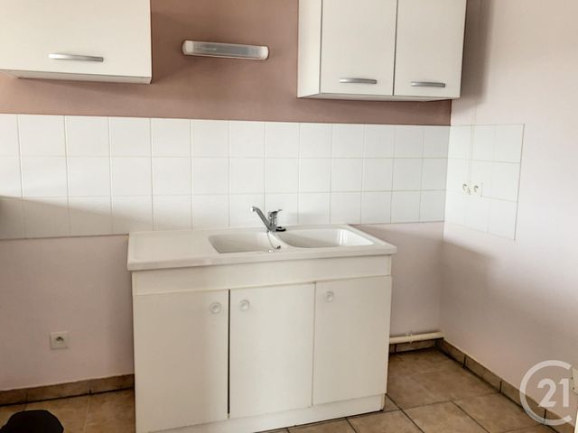 Appartement F4 &agrave; louer - 4 pi&egrave;ces - 83,70 m2 - Auxerre - 89 - BOURGOGNE