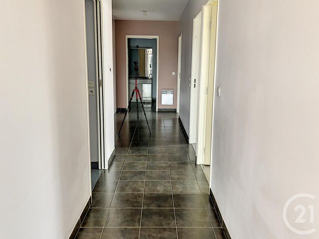 Appartement F4 &agrave; louer - 4 pi&egrave;ces - 83,70 m2 - Auxerre - 89 - BOURGOGNE