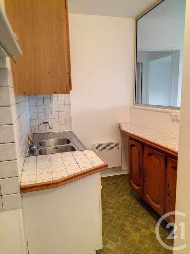 Appartement T2 &agrave; louer - 2 pi&egrave;ces - 47 m2 - Auxerre - 89 - BOURGOGNE