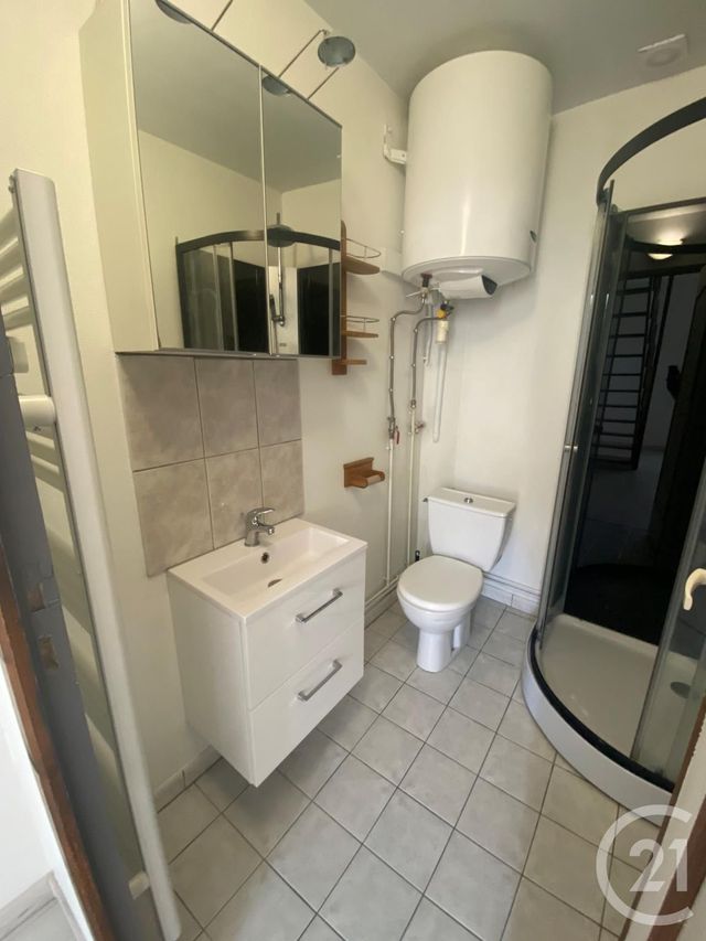 Appartement F2 &agrave; louer - 2 pi&egrave;ces - 45 m2 - St Bris Le Vineux - 89 - BOURGOGNE