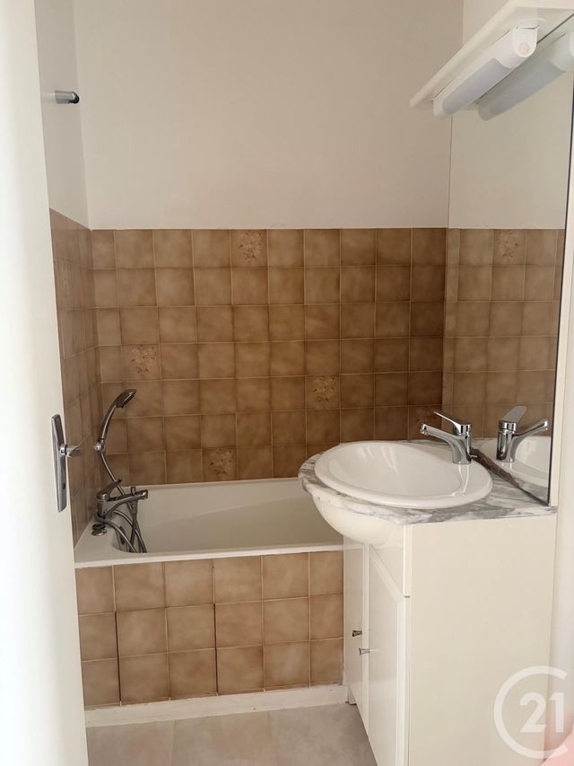 Appartement F1 &agrave; louer - 1 pi&egrave;ce - 34 m2 - Auxerre - 89 - BOURGOGNE