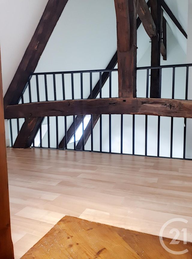 Appartement F1 &agrave; louer - 1 pi&egrave;ce - 45 m2 - Auxerre - 89 - BOURGOGNE