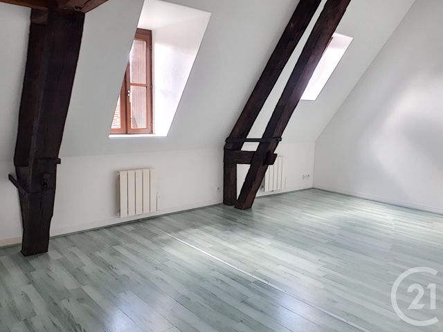 Appartement F1 &agrave; louer - 1 pi&egrave;ce - 45 m2 - Auxerre - 89 - BOURGOGNE