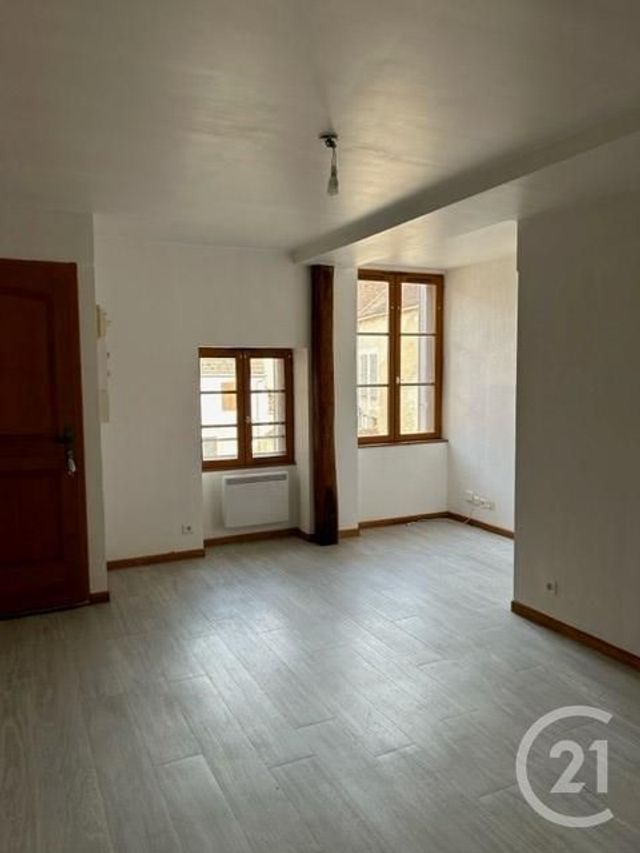 Appartement F2 à louer ST BRIS LE VINEUX
