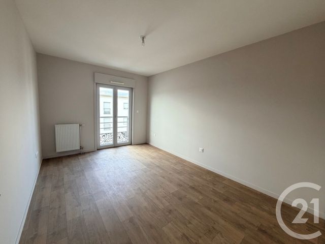 Appartement F4 &agrave; louer - 4 pi&egrave;ces - 82,28 m2 - Auxerre - 89 - BOURGOGNE