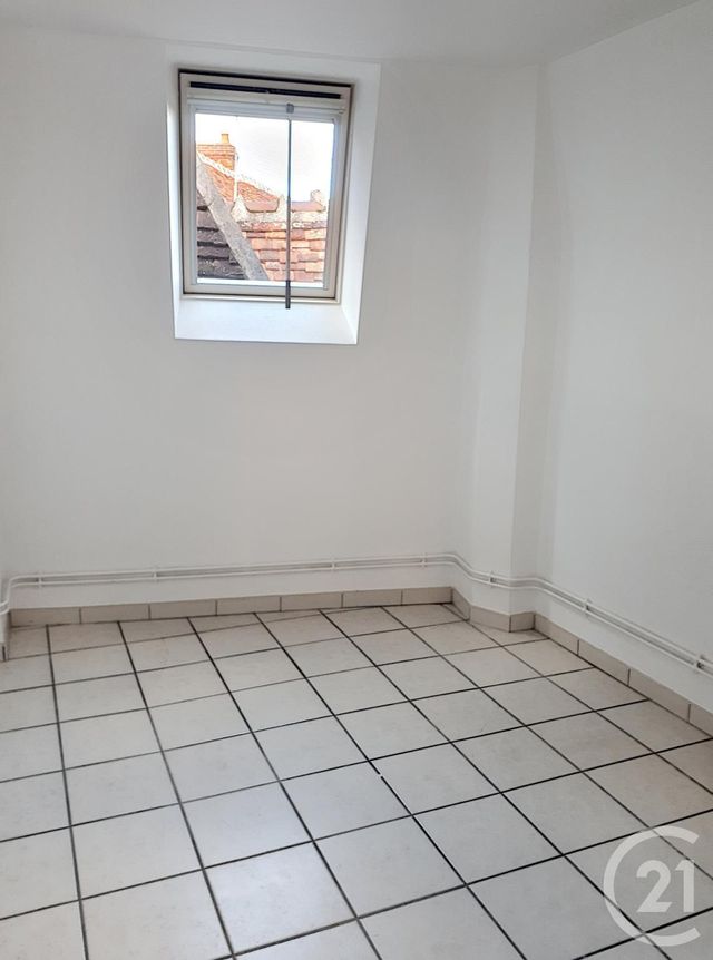 Appartement T3 &agrave; louer - 3 pi&egrave;ces - 52,60 m2 - Auxerre - 89 - BOURGOGNE