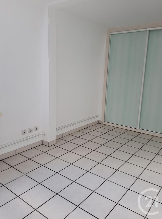 Appartement T3 &agrave; louer - 3 pi&egrave;ces - 52,60 m2 - Auxerre - 89 - BOURGOGNE