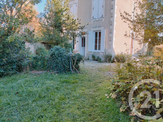 Appartement F3 &agrave; louer - 3 pi&egrave;ces - 57,45 m2 - Auxerre - 89 - BOURGOGNE