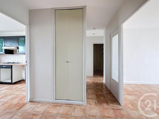 Appartement T3 &agrave; louer - 3 pi&egrave;ces - 79 m2 - Auxerre - 89 - BOURGOGNE