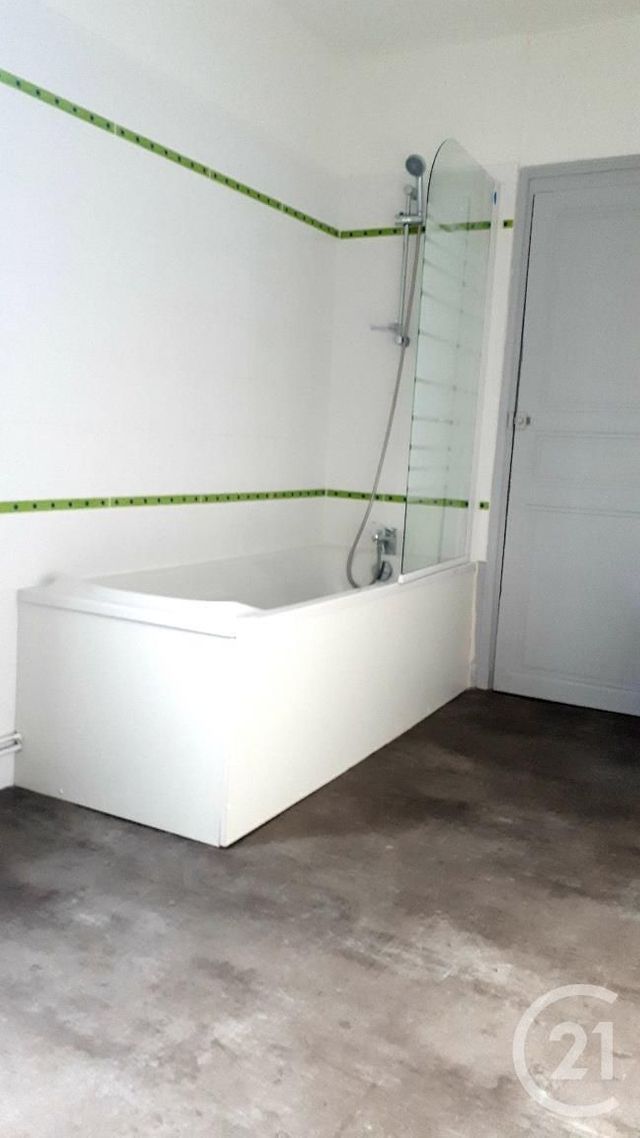 Maison &agrave; louer - 4 pi&egrave;ces - 89 m2 - Aillant Sur Tholon - 89 - BOURGOGNE