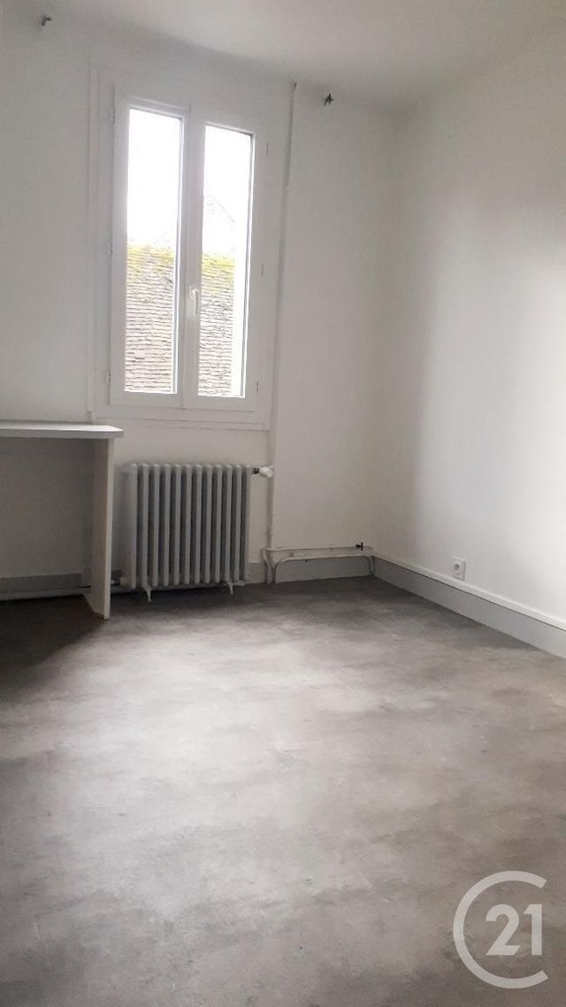 Maison &agrave; louer - 4 pi&egrave;ces - 89 m2 - Aillant Sur Tholon - 89 - BOURGOGNE