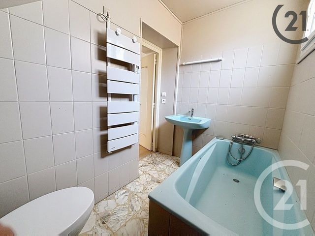 Afficher la photo en grand Appartement F3 à vendre - 3 pièces - 69,53 m2 - Montereau Fault Yonne - 77 - ILE-DE-FRANCE