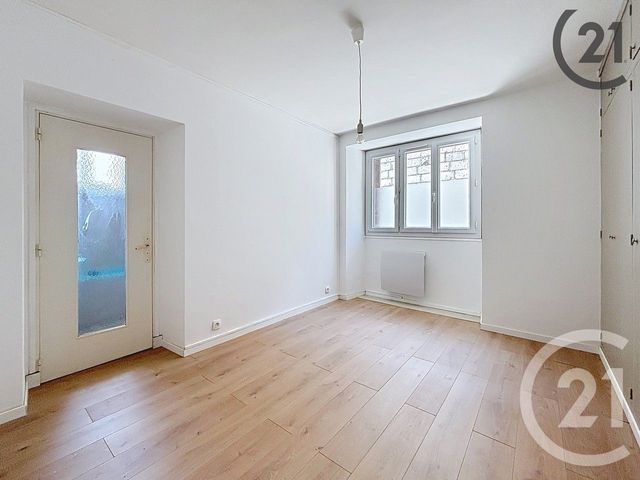 Afficher la photo en grand Appartement F3 à vendre - 3 pièces - 69,53 m2 - Montereau Fault Yonne - 77 - ILE-DE-FRANCE