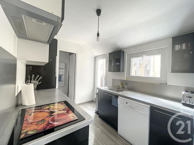Afficher la photo en grand Appartement F3 à vendre - 3 pièces - 69,53 m2 - Montereau Fault Yonne - 77 - ILE-DE-FRANCE