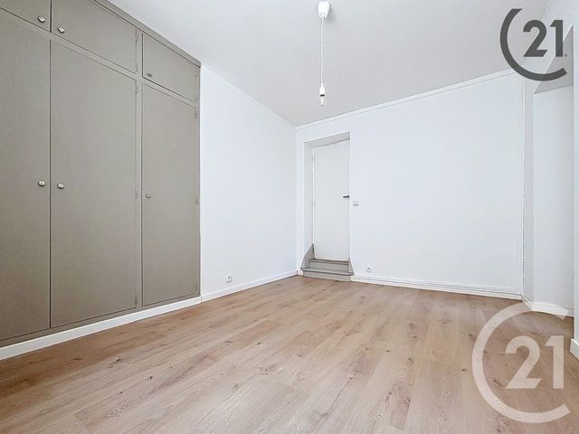 Afficher la photo en grand Appartement F3 à vendre - 3 pièces - 69,53 m2 - Montereau Fault Yonne - 77 - ILE-DE-FRANCE
