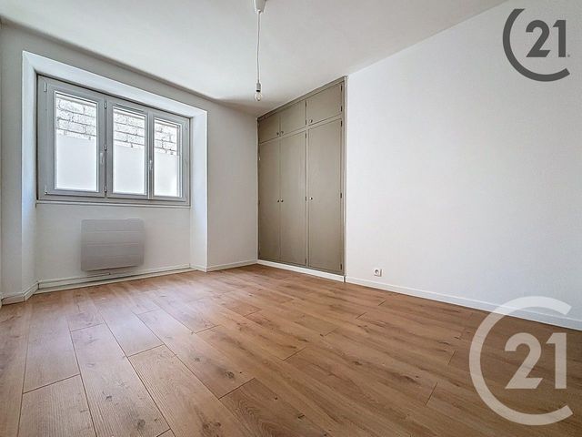 Afficher la photo en grand Appartement F3 à vendre - 3 pièces - 69,53 m2 - Montereau Fault Yonne - 77 - ILE-DE-FRANCE