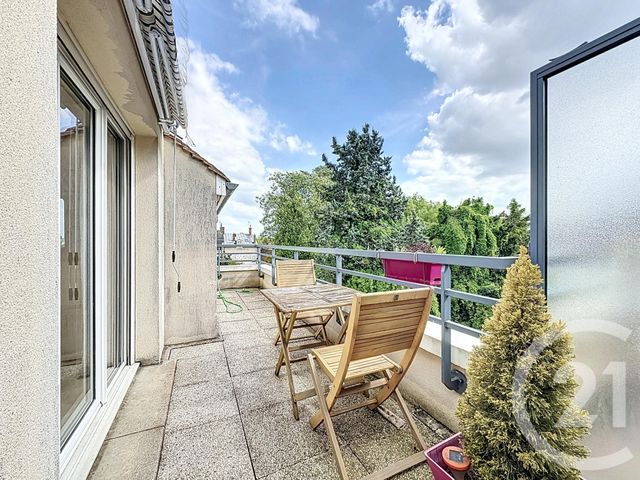 Appartement F4 à vendre - 4 pièces - 89,84 m2 - Montereau Fault Yonne - 77 - ILE-DE-FRANCE
